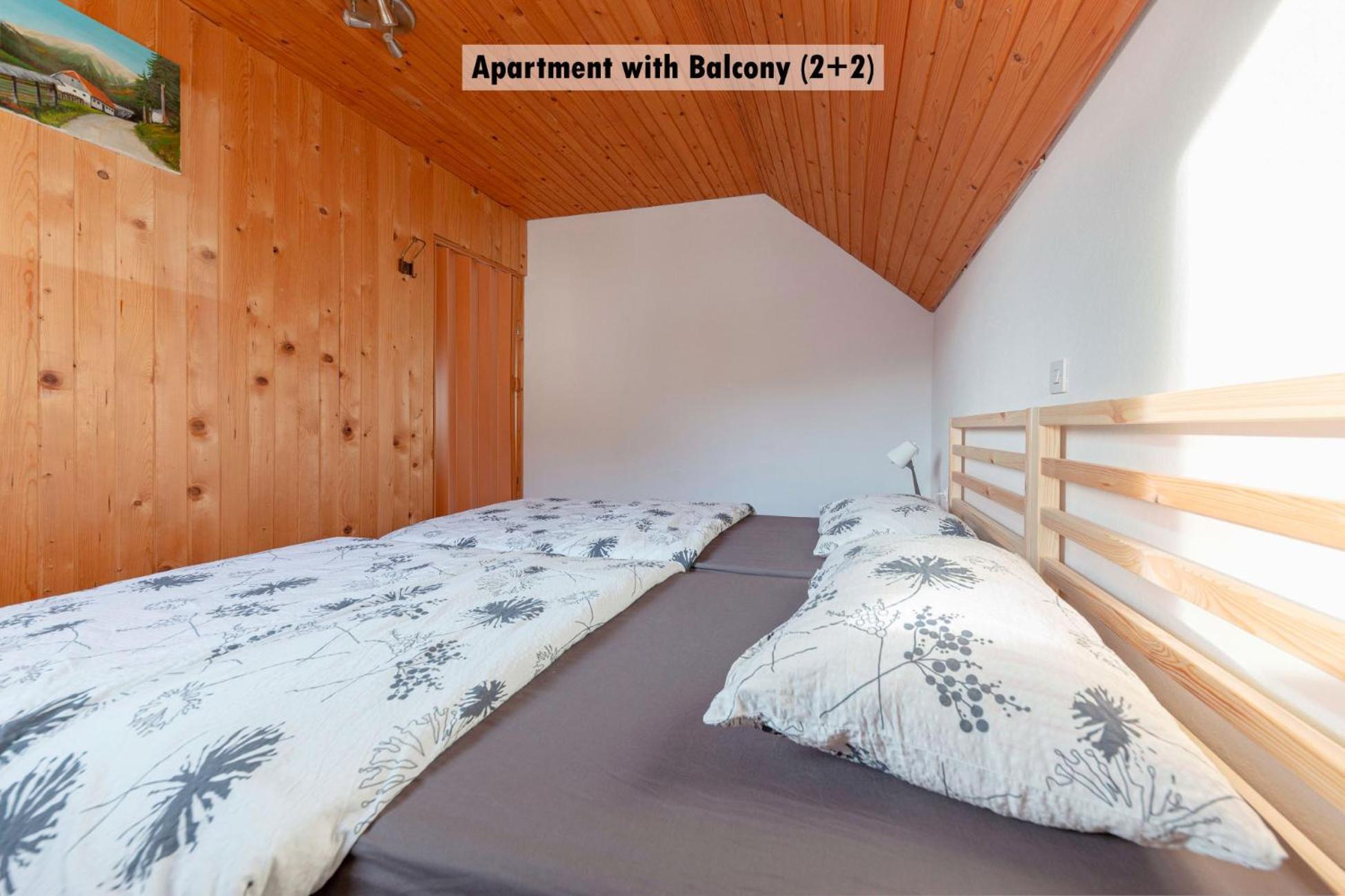 Apartments Farm House Uric Jesenice Ngoại thất bức ảnh