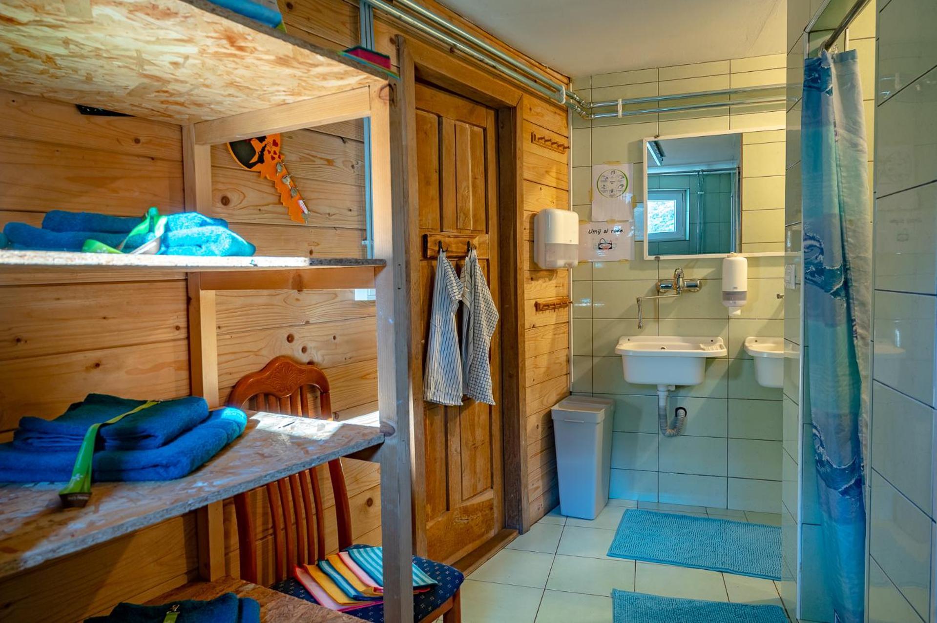 Apartments Farm House Uric Jesenice Ngoại thất bức ảnh